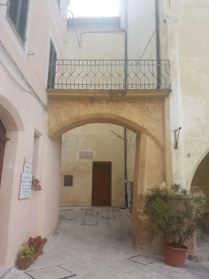 Twins' Historical Apartment Τρέβι Εξωτερικό φωτογραφία